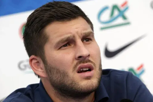 Gignac doit-il remplacer Benzema ?