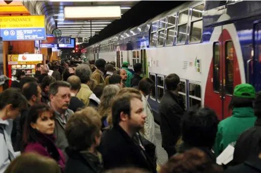 Deux des quatre syndicats de la SNCF appellent à manifester mardi contre la réforme des retraites.