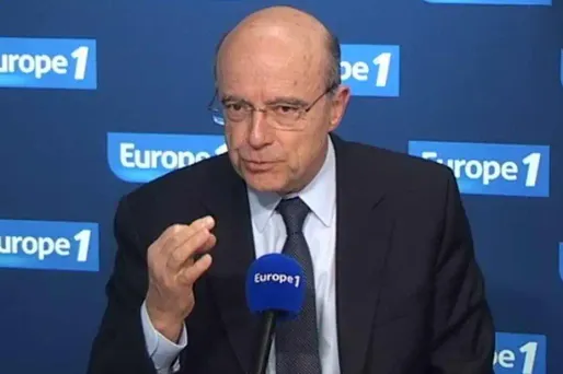 Alain Juppé, ancien ministre UMP des Affaires étrangères, a réitéré samedi sur Europe1 son soutien à François Hollande, en faveur d'une intervention militaire en Syrie.