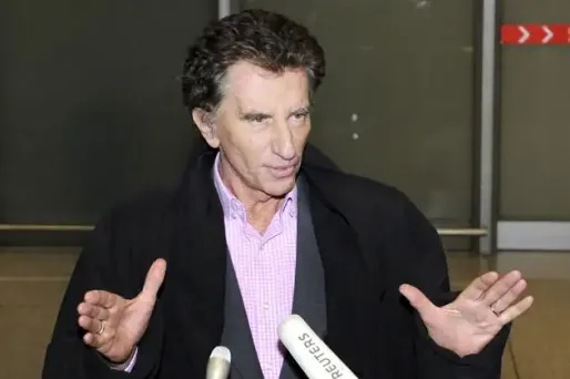 Lang : "des jeunes meurent de froid"