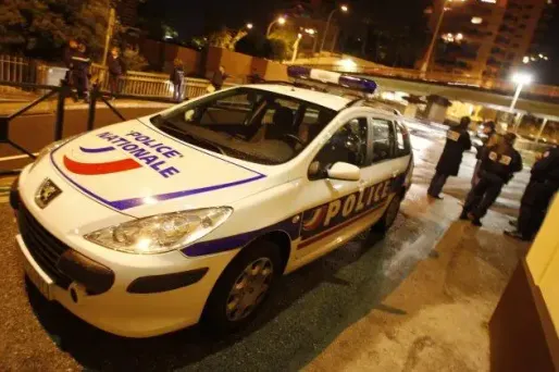 Trois policiers accusés de viol aggravé