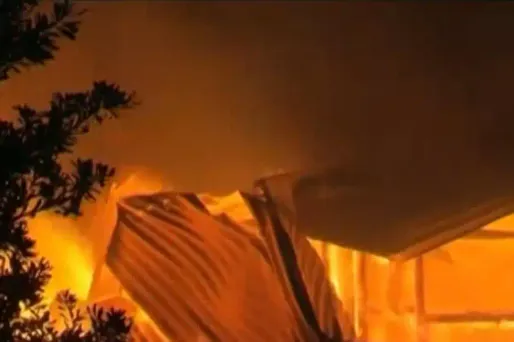 Le ciel de Sydney étaient assombris jeudi par la fumée et les cendres provenant d'immenses incendies faisant rage dans le sud-est de l'Australie