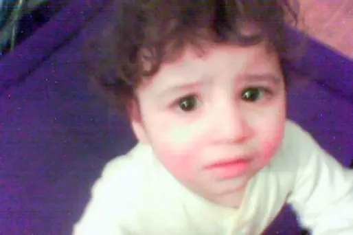 Hamzah Khan, 4 ans, a été retrouvé mort par la police avec "des signes de malnutrition extrême".