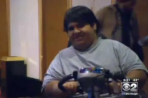 Kevin a finalement trouvé une compagnie qui accepte de le transporter jusqu'en France.