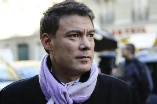 Paris : le véhicule conduisant Olivier Faure visé par un tir