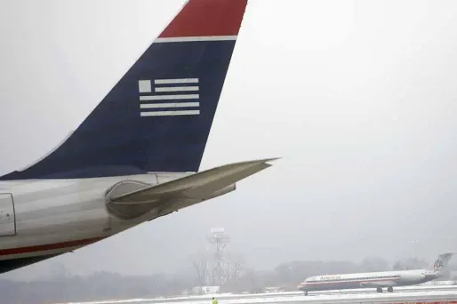 Des passagers de United Airlines passent Noël à Roissy