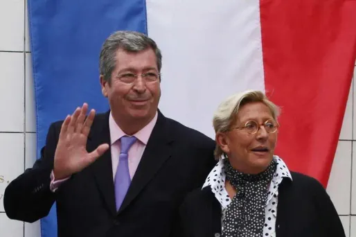 Les Balkany soupçonnés de "blanchiment de fraude fiscale"