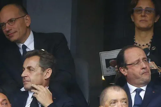 PHOTO - Hollande et Sarkozy ensemble à Soccer City