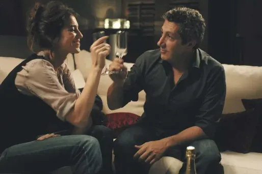 Charlotte Gainsbourg et Alain Chabat dans "Prête-moi ta main".