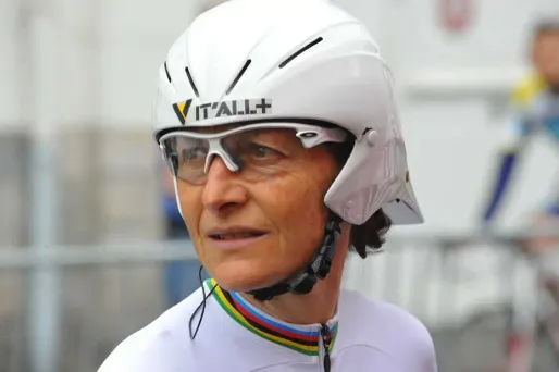 Jeannie Longo réclame plus d'un millions d'euros de dommages et intérêts.