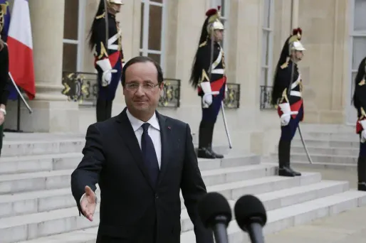 Hollande sort de sa tour d'ivoire