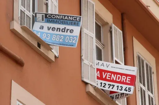 Le revenu moyen et l'apport demandés aux candidats à la propriété immobilière ne cessent de grimper.