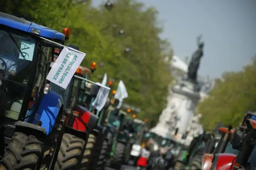 Menés par la FNSEA, premier syndicat agricole, des centaines d'agriculteurs d'Île de France envisagent de bloquer les principaux axes routiers de Paris, jeudi matin.