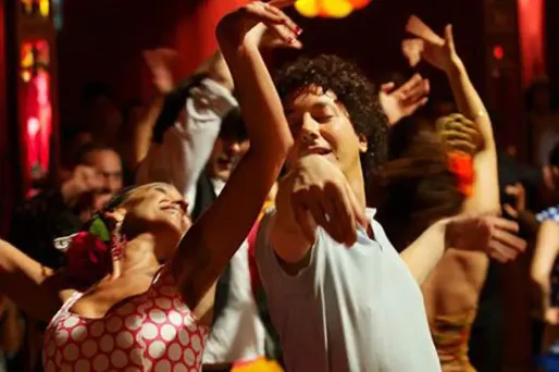 Guillaume Gallienne, en plein flamenco endiablé, attire les regards et les rires...