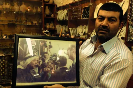 Comme beaucoup de Palestiniens, Ahmad, commerçant dans la partie arabe de Jérusalem, n'a pas oublié "le coup de gueule" de Jacques Chirac contre les serivxces de sécurité israéliens.