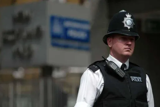 La police britannique a déclaré avoir libéré jeudi trois femmes affirmant avoir été retenues contre leur gré.