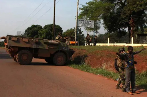 Les militaires français patrouillent dans le centre de Bangui.
