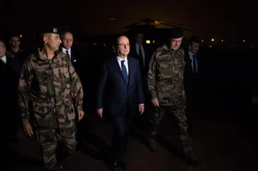 Hollande marqué par sa visite en Centrafrique