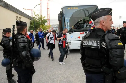 Les supporters du PSG sont toujours très encadrés lors de leurs déplacements.