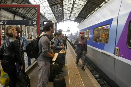 La SNCF prévoit "six ou sept trains sur dix" en moyenne au cours de la grève.