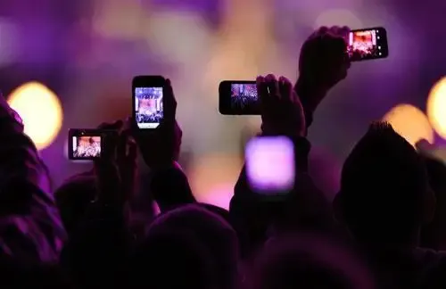 Internet : 19 millions de mobinautes en France