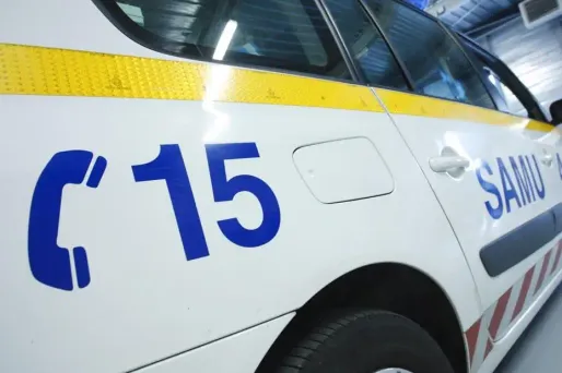 La blessure de l'enseignant poignardé serait de faible gravité.