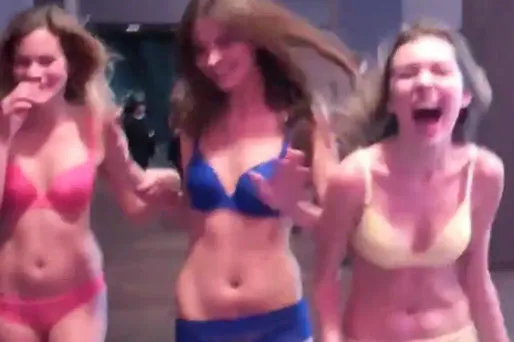 Des filles en culottes au musée d'Orsay