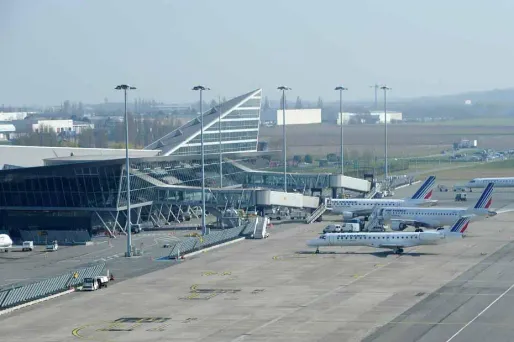 Aucun vol ne partira mardi de l'aéroport de Lille-Lesquin