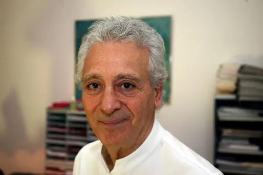 Le nutritionniste donne ses conseils pour éradiquer le surpoids en France dans un ouvrage, publié jeudi, et à destination de Nicolas Sarkozy, des candidats à la présidentielle et des industriels.