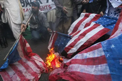 La Grande-Bretagne, l'Allemagne et la France ont décidé de rappeler leur personnel non militaires.