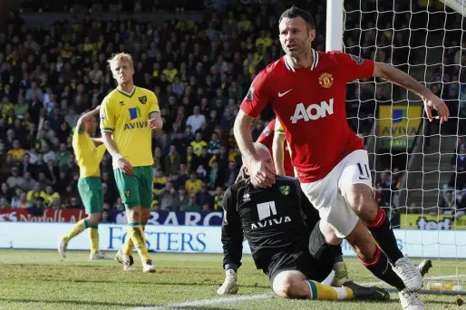 Giggs fête comme il se doit sa 900e