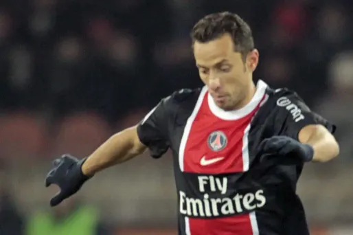 Un ramasseur de balle se paie Nenê