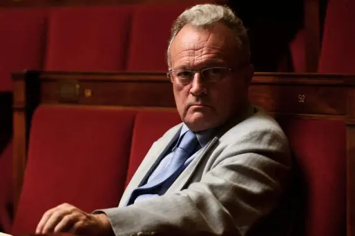 L'UMP retire son investiture à Vanneste mais le laisse quitter de lui-même le parti