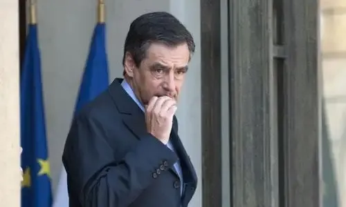 François Fillon a défendu les positions de Nicolas Sarkozy dans un entretien au Monde.