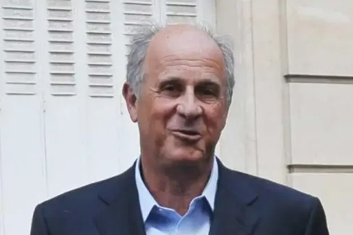 Patrice de Maistre, ex-gestionnaire de fortune de Liliane Bettencourt, saura vendredi s'il est libéré après une semaine de détention dans le cadre de l'affaire Bettencourt.