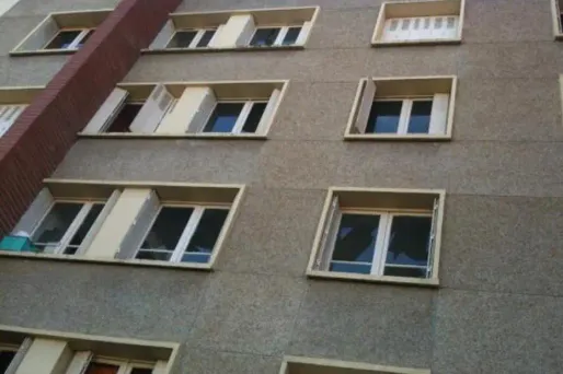 EN IMAGES - L'immeuble de Merah après l'assaut