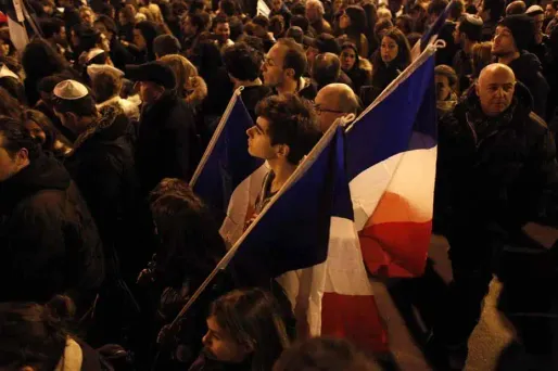Une marche blanche a été organisée à Paris entre la place de la République et la Place de la Bastille.