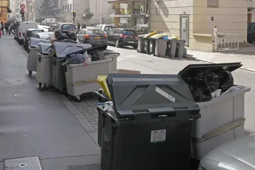 La grève des éboueurs lyonnais se durcit