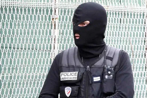 Le Raid a mené mercredi plusieurs tentatives d'entrer dans l'appartement toulousain de Mohamed Merah.