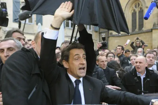 ELYSEE 2012, LE 18H' - Sarkozy perd du terrain