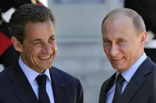 Nicolas Sarkozy a écrit à Vladimir Poutine pour lui adresser ses "félicitations" après son élection à la présidence russe et ses "plus sincères encouragements pour poursuivre l'oeuvre de modernisation démocratique et économique" du pays, a annoncé lundi l'Elysée.