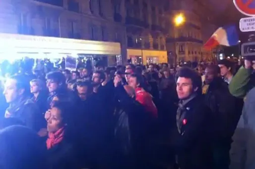 Ambiance de fête rue de Solférino