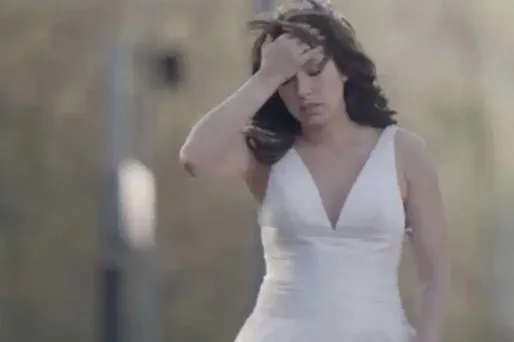 Laura Smet dans un clip de Philippe Uminski