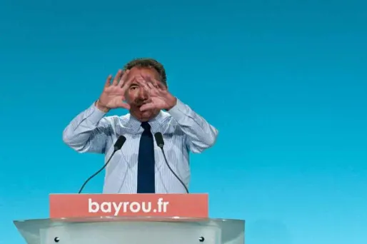 Lundi, une quarantaine d'élus MoDem, dont beaucoup participent à des exécutifs locaux au côté du PS, ont annoncé leur intention de voter François Hollande au second tour en invoquant "un devoir de clarté et d'alternance".