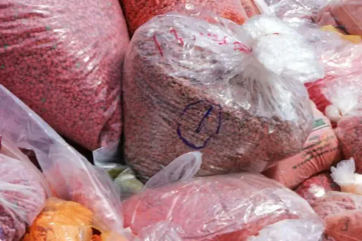 Le Groupement d'intervention de Haute-Normandie a réussi un gros coup de filet lundi : un réseau de trafic de drogue a été démentelé. 27 personnes ont été interpellées et 5 kg de résine de cannabis, 270 g d'héroïne et 280 g de cocaïne ont été saisis.