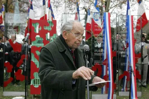 Une cérémonie aura lieu lundi matin à Paris pour rendre un dernier hommage au grand Résistant.