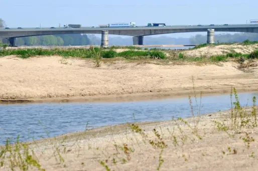 Neuf nappes phréatiques sur dix à sec