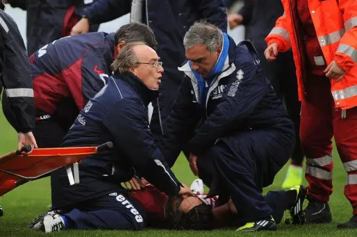 Piermario Morosini meurt sur le terrain