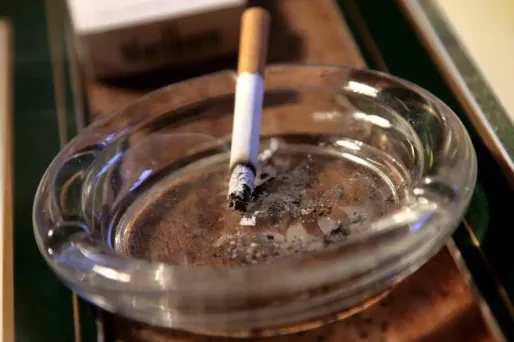 Tabac : des terrasses hors la loi ?