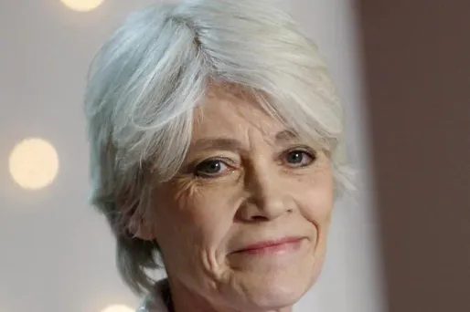 Dans un entretien accordé à Paris Match, Françoise Hardy s'était inquiétée d'être "à la rue" en cas de victoire de François Hollande à la présidentielle.